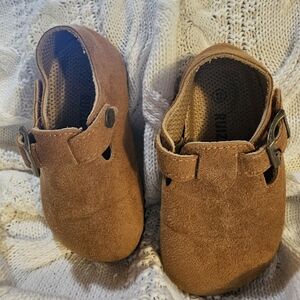 Kid's Birkenstock-style clogs